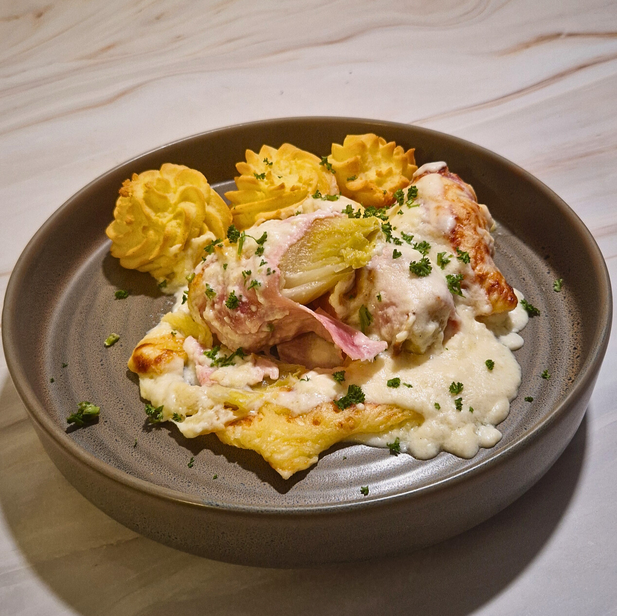 Gegratineerd witloof met Breydelham & aardappelpuree