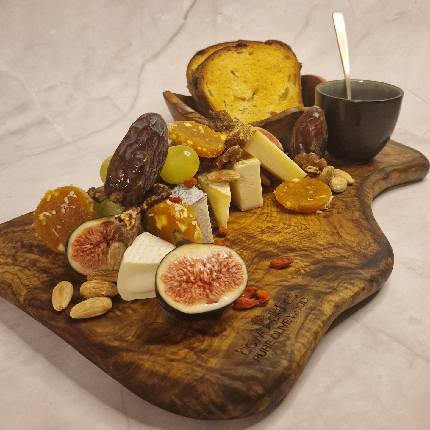 Kaasplank met 5 soorten kaas van Arno’s to go in Beveren