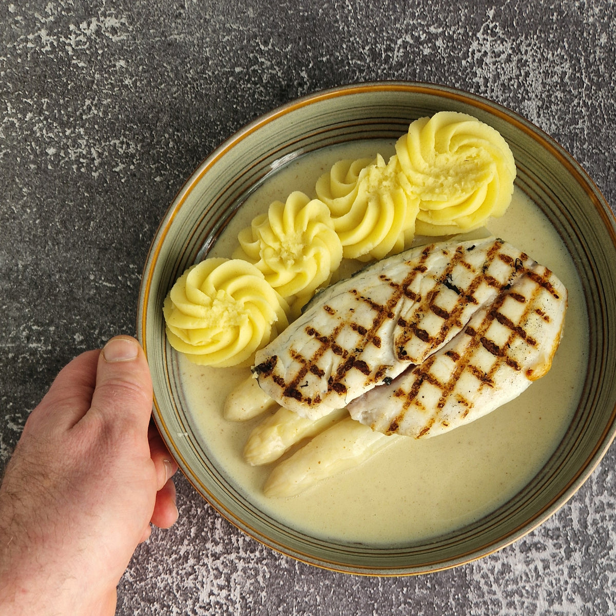 Dorade op de grill - duchesse aardappel - asperge