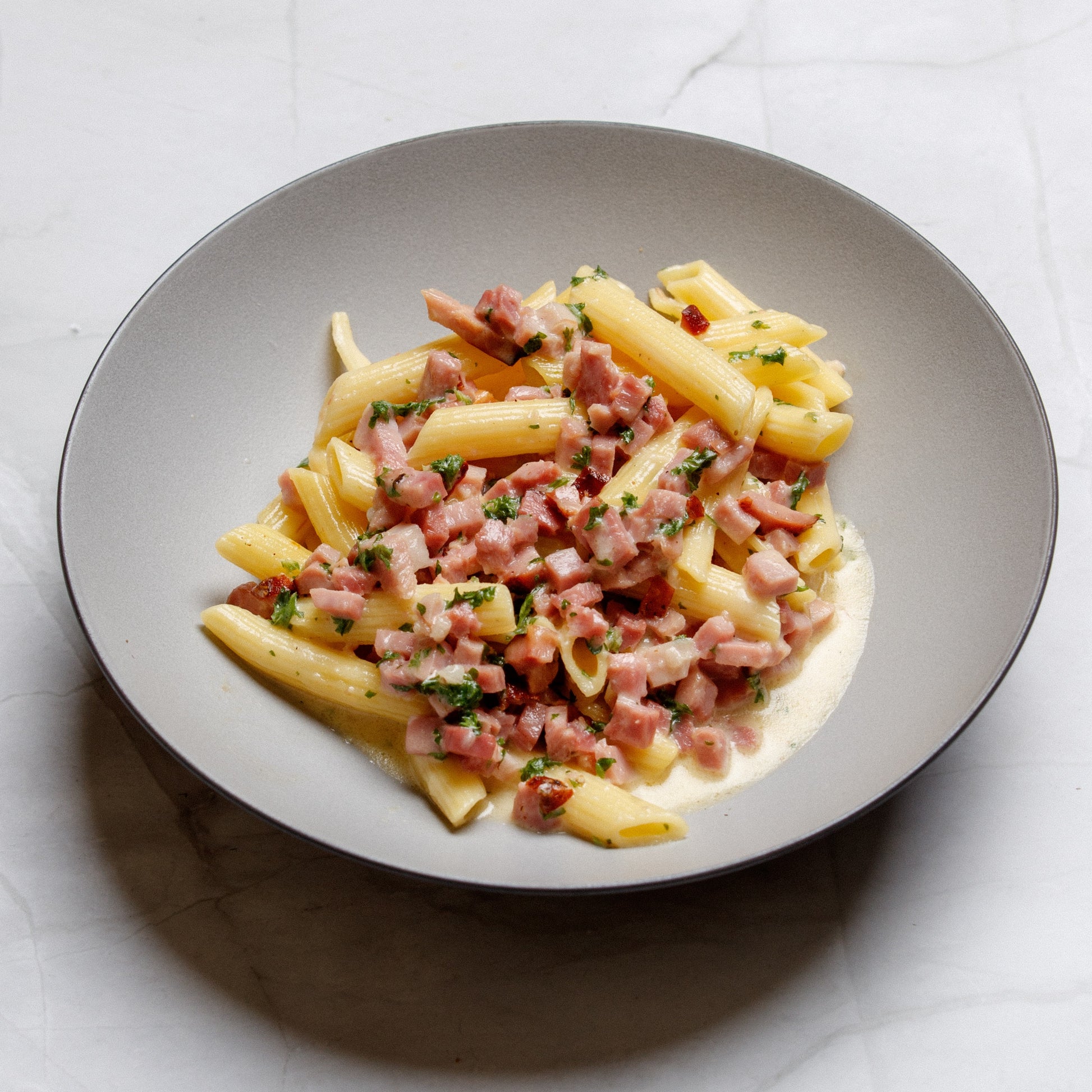 Pasta Alfredo met Breydelham van Arno’s to go in Beveren