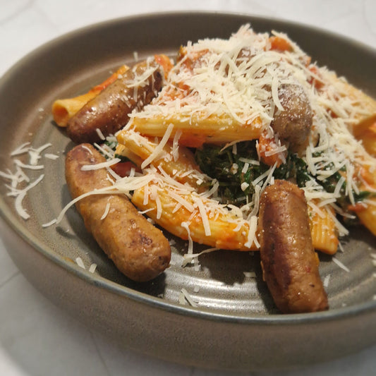 Salsiccia in tomatenroomsaus met rigatoni, spinazie en parmezaan
bij Arno's to go in Beveren