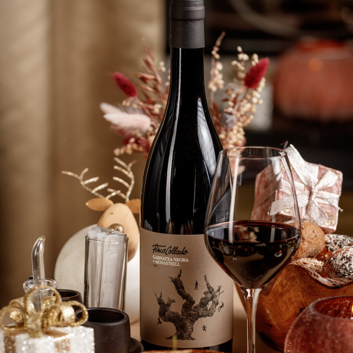 Fles Finca Collado Garnatxa Negra en Monastrell 2023, rode wijn uit Alicante, Spanje
